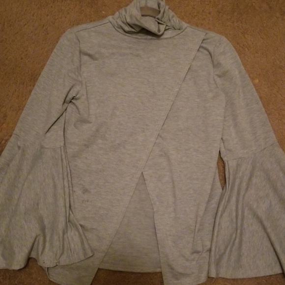 NWT Godshield turtleneck top w/bell sleeves Sz. M - Picture 4 of 7